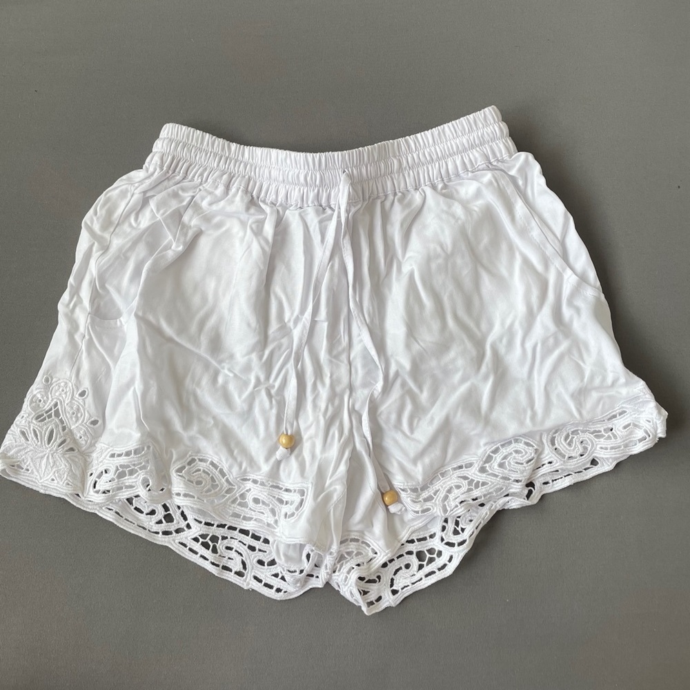 XS EUC Uluwatu Balinese Lace White Shorts
